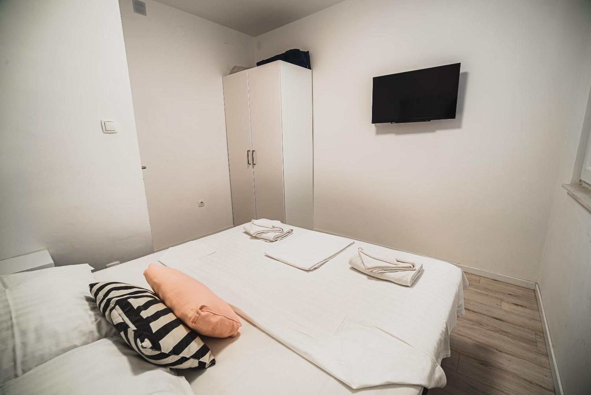 Downtown Park Apartments With Balcony Vodice Room photo
