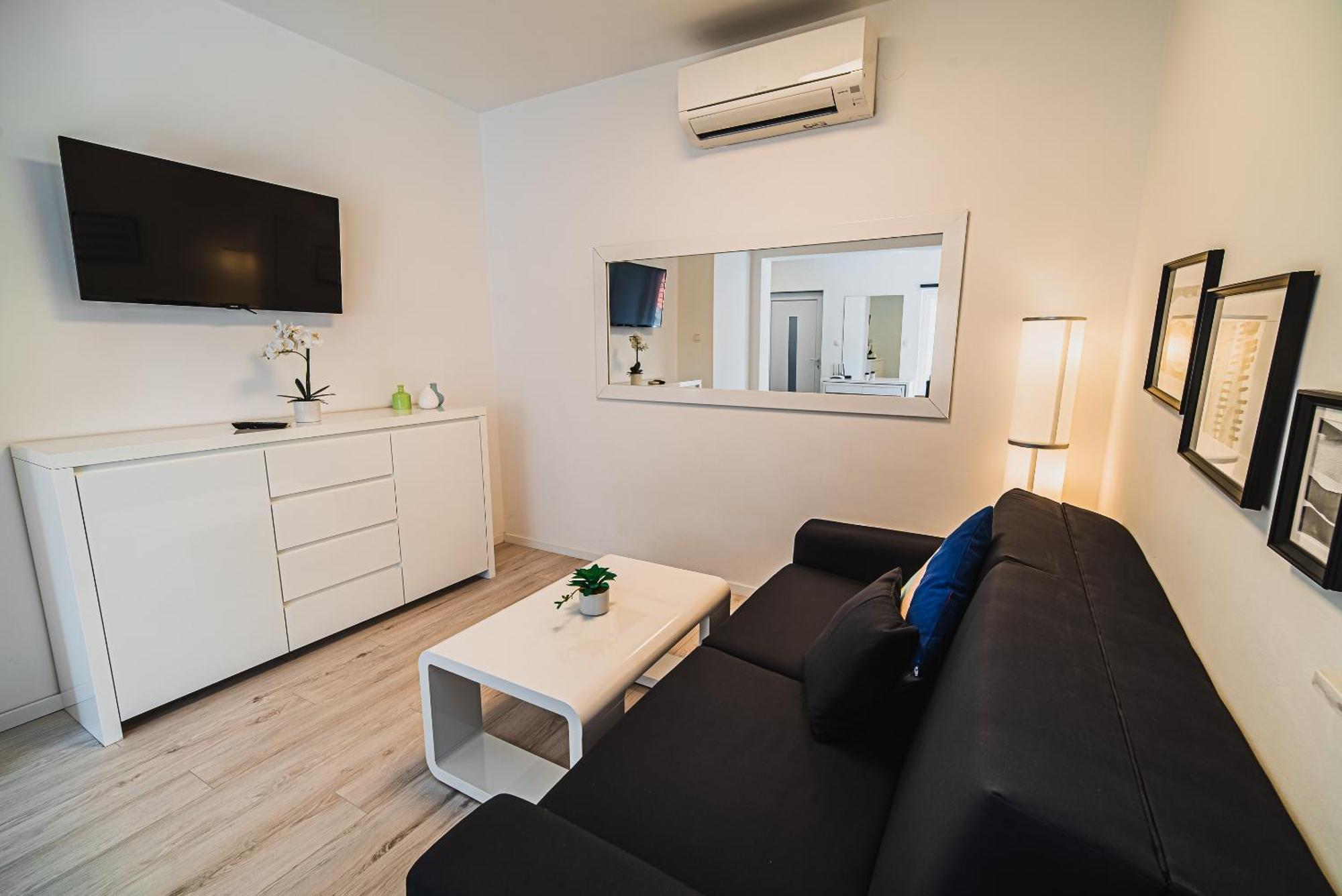 Downtown Park Apartments With Balcony Vodice Room photo